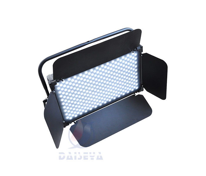LED Studio Light-300-2.jpg