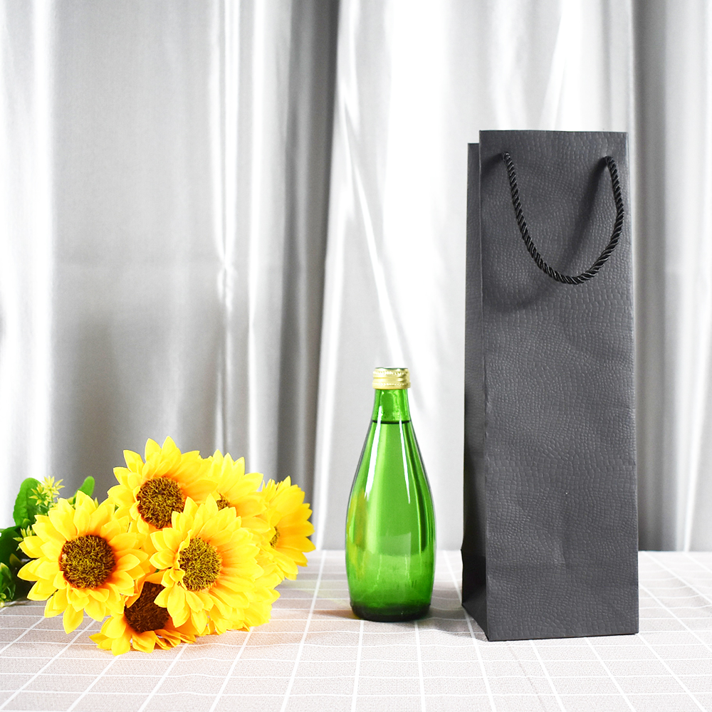 BLACK BAG (2).jpg