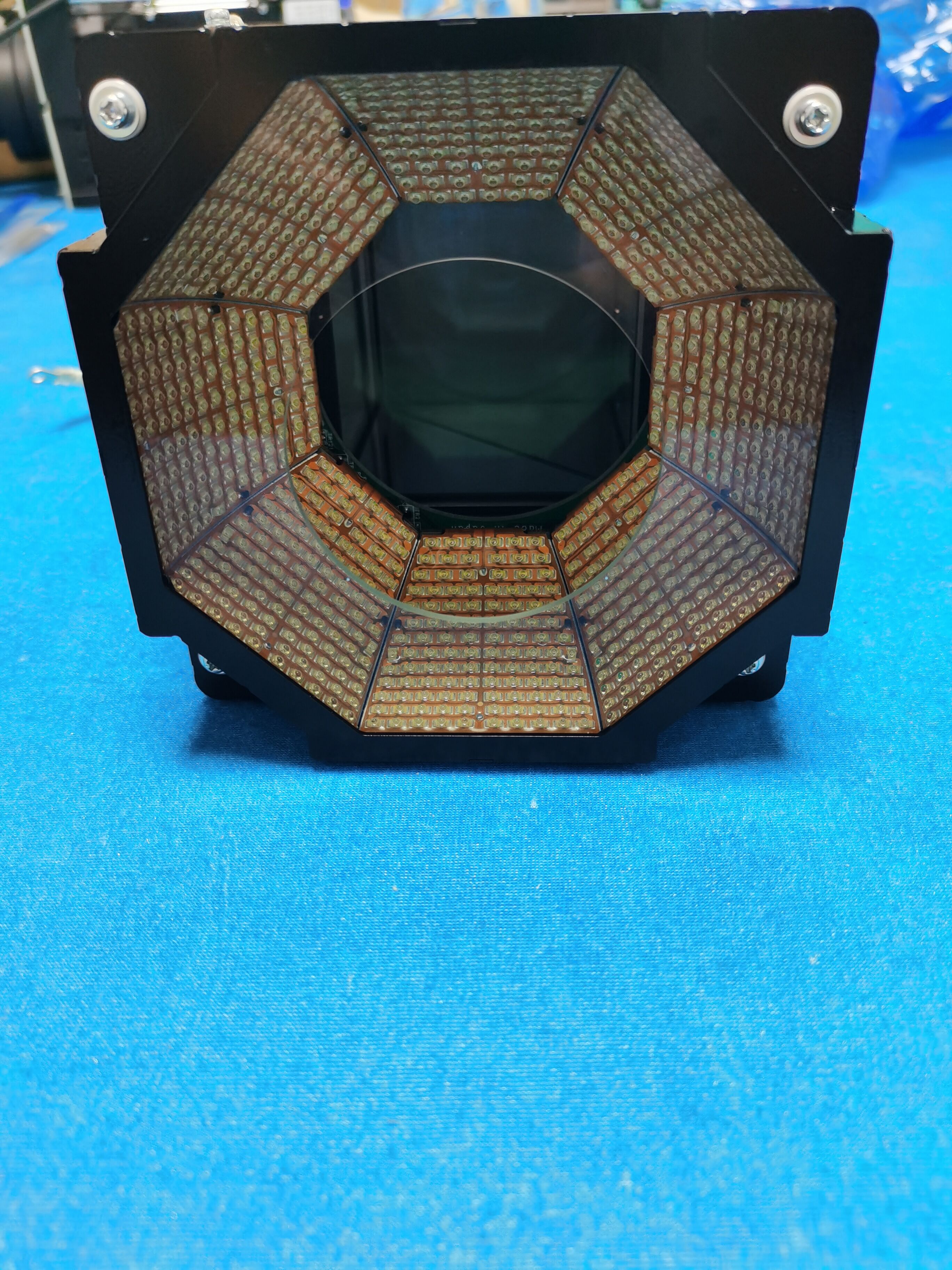 UG002 P04 camera (3).jpg