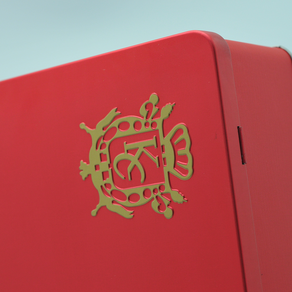 Customized souvenir gold luxury gift tin box for wedding