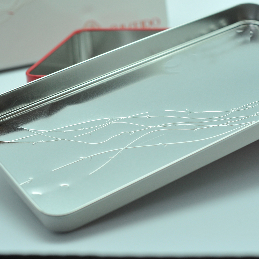 Wholesale carrying white OEM brand tin box for cosmetic