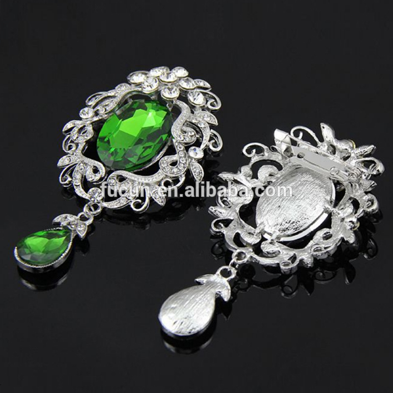 glass rhinestone brooch 10.jpg