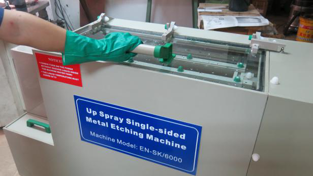chemical etching machine.png