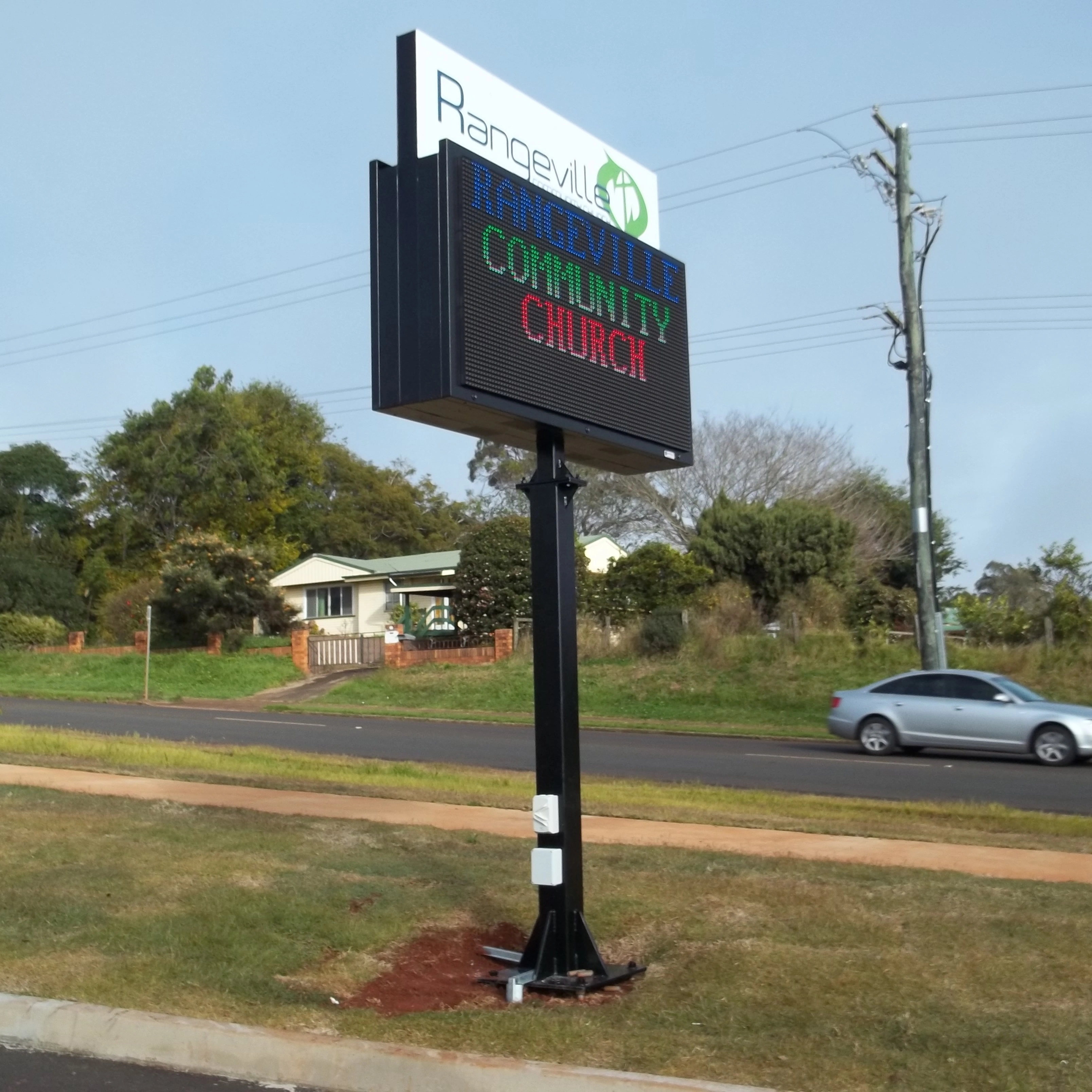 Outdoor-LED-Message-Sign.jpg