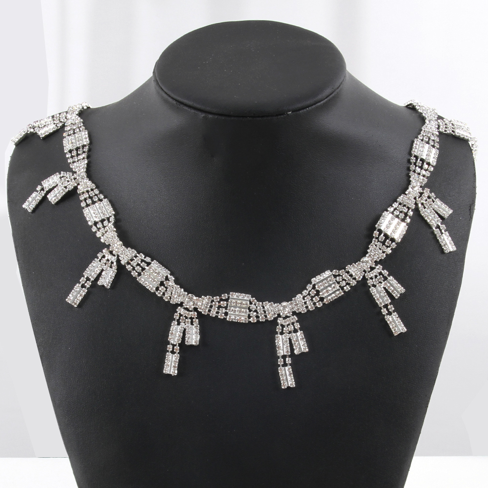 Rhinestone Chain (7).jpg