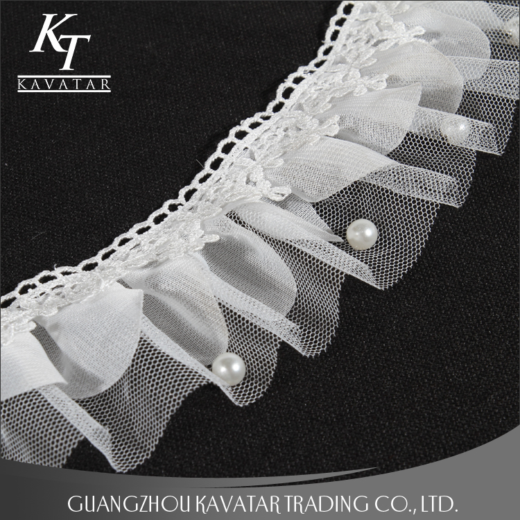 1-WhitePleatedLace.jpg