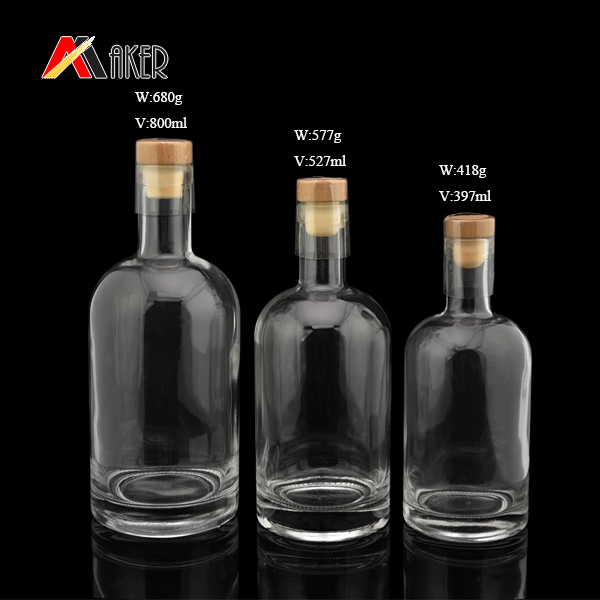 Custom 350ml 500ml 550ml sized liquor glass wine bottle with cork