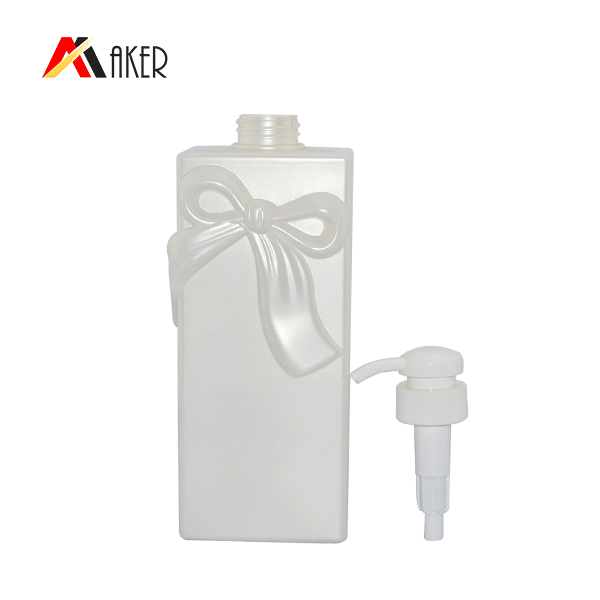 2017 new design hot sale 915ml PE plastic bottle with bow knot