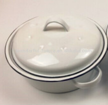 white round self basting roaster.jpg