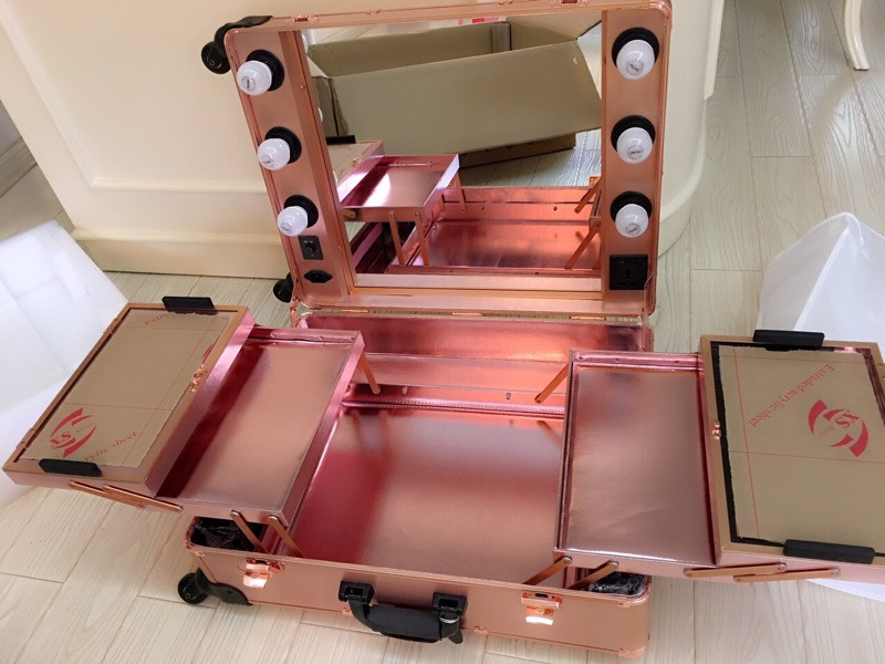 makeup case with lights