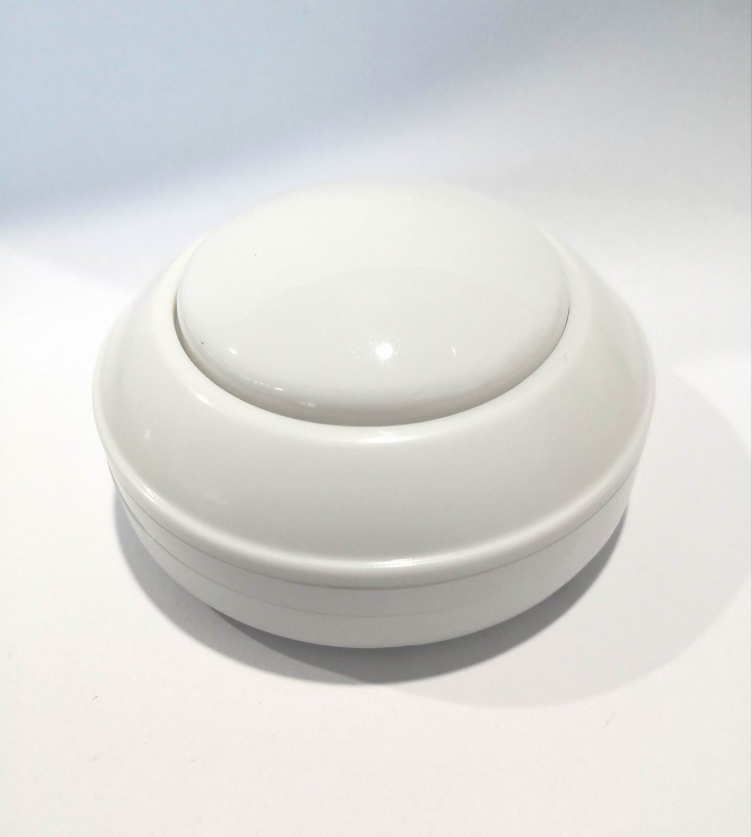 B008 white04.jpg