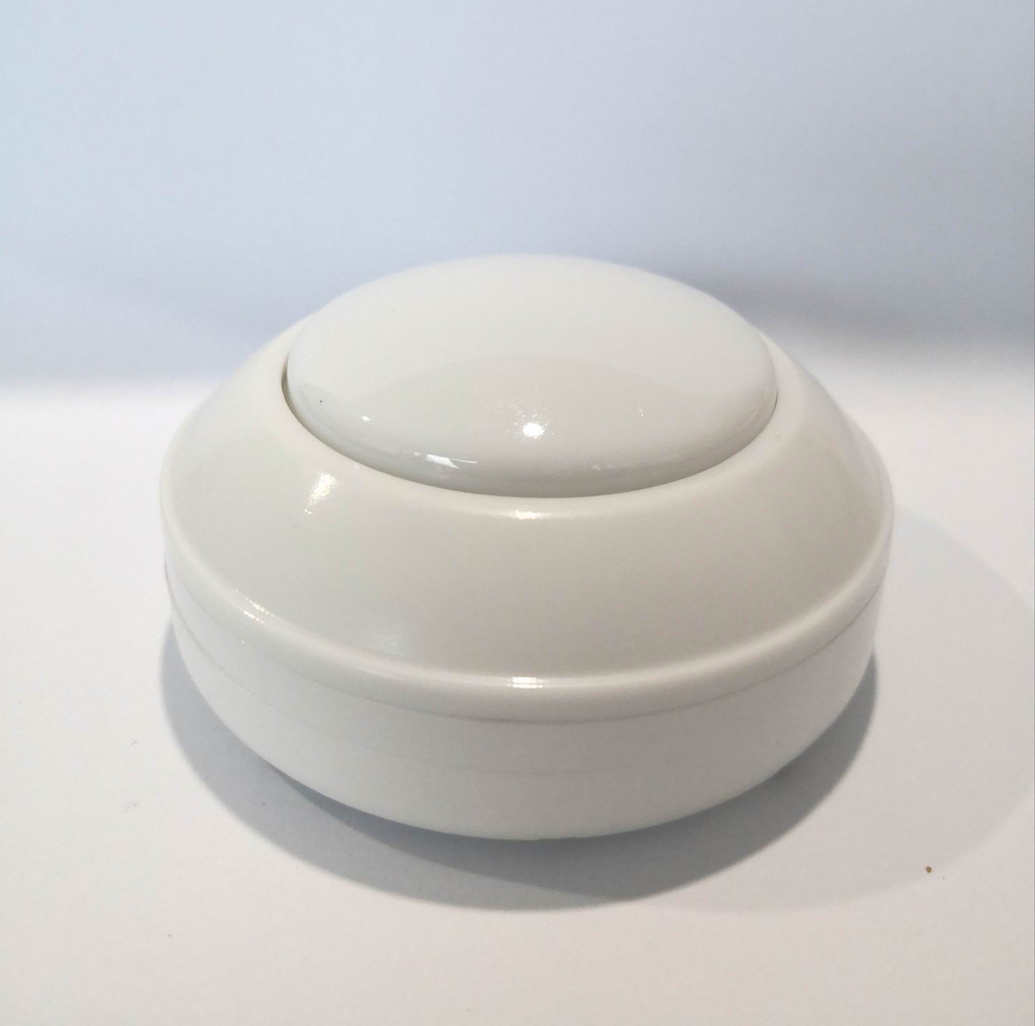 B008 white02.jpg