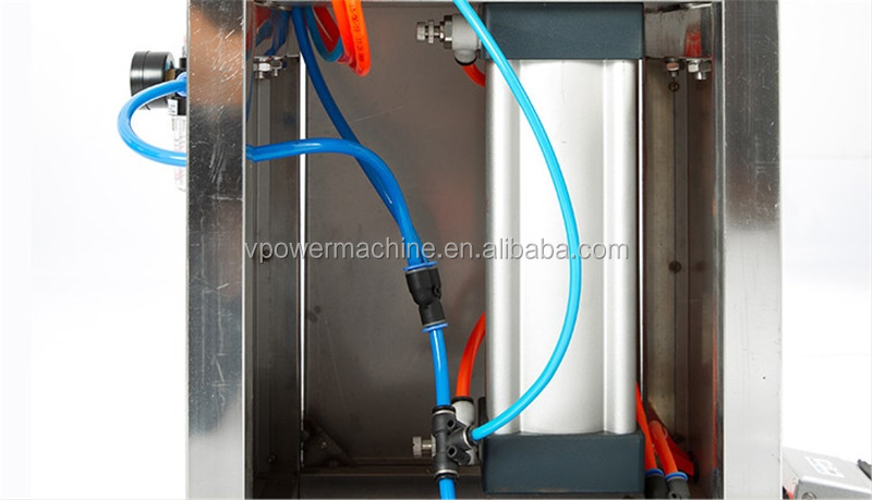 Vertical pneumatic fluid filling machine10.jpg