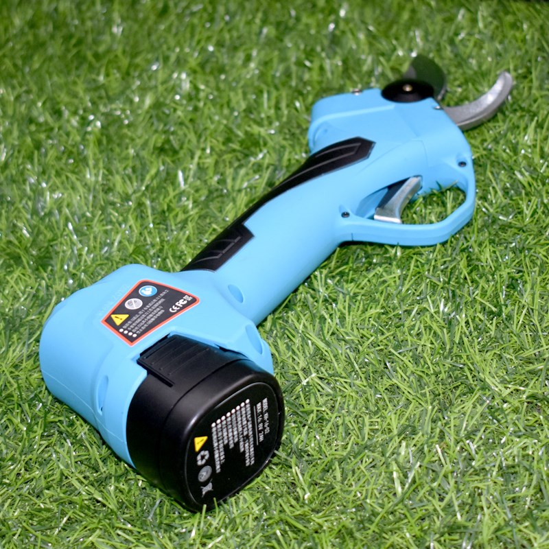 Pruners (2).jpg