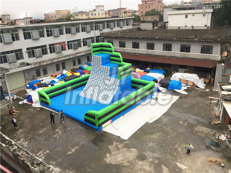 inflatable climbing wall04.jpg