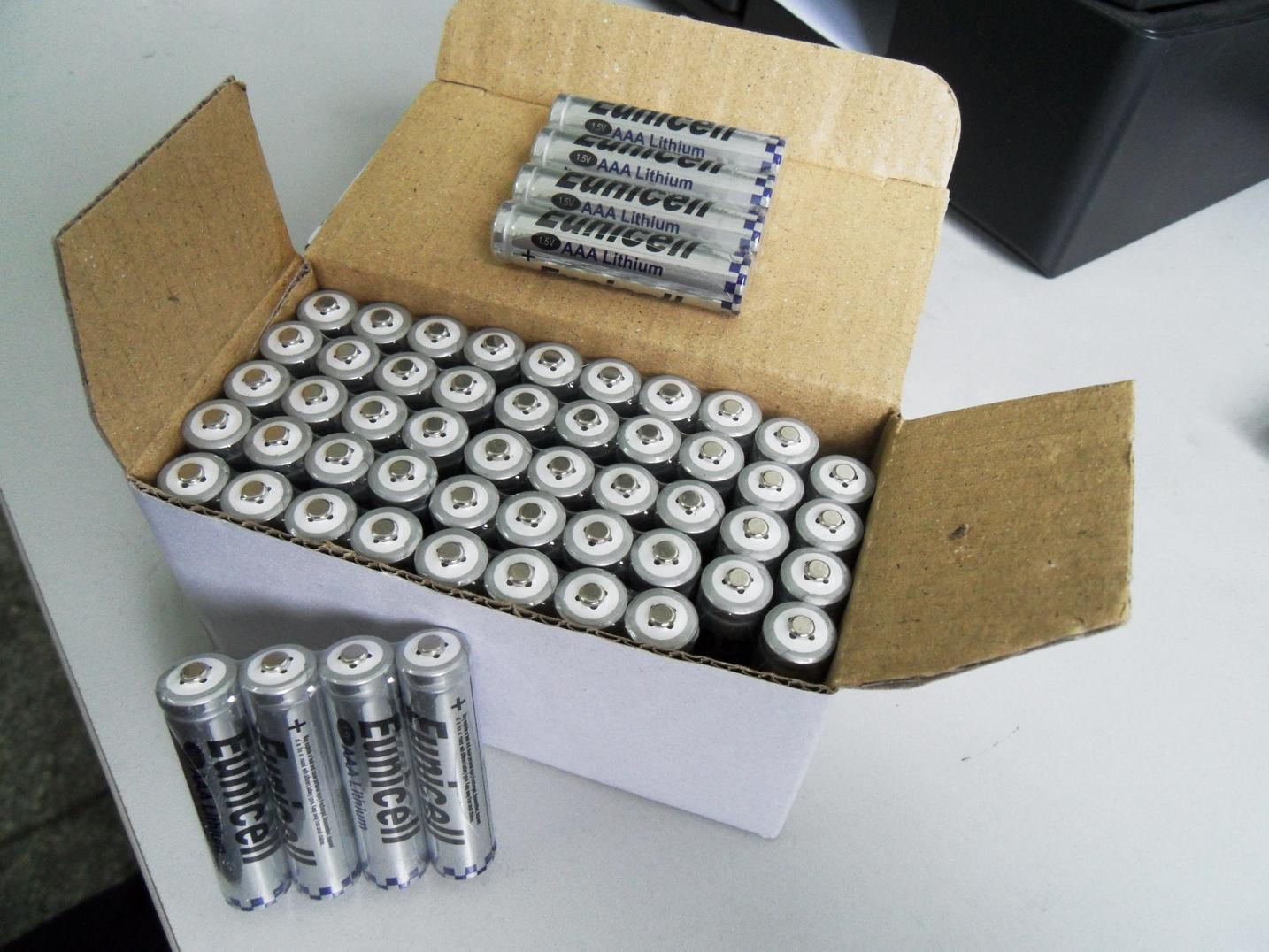 AAA lithium battery.JPG
