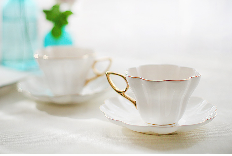 Golden Painted Porcelain Mug Set Manufacturer
