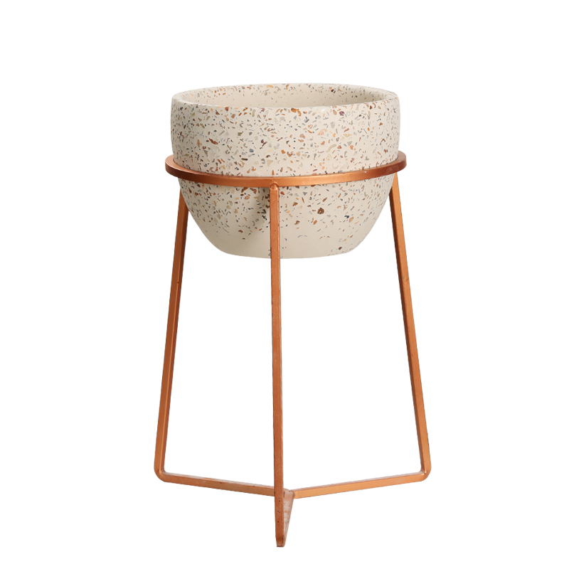 Golden Metal Stand Indoor Planter Manufacturer