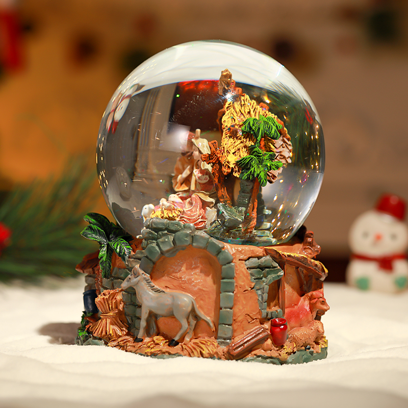 Resin Christmas Snow Globe Manufacturer