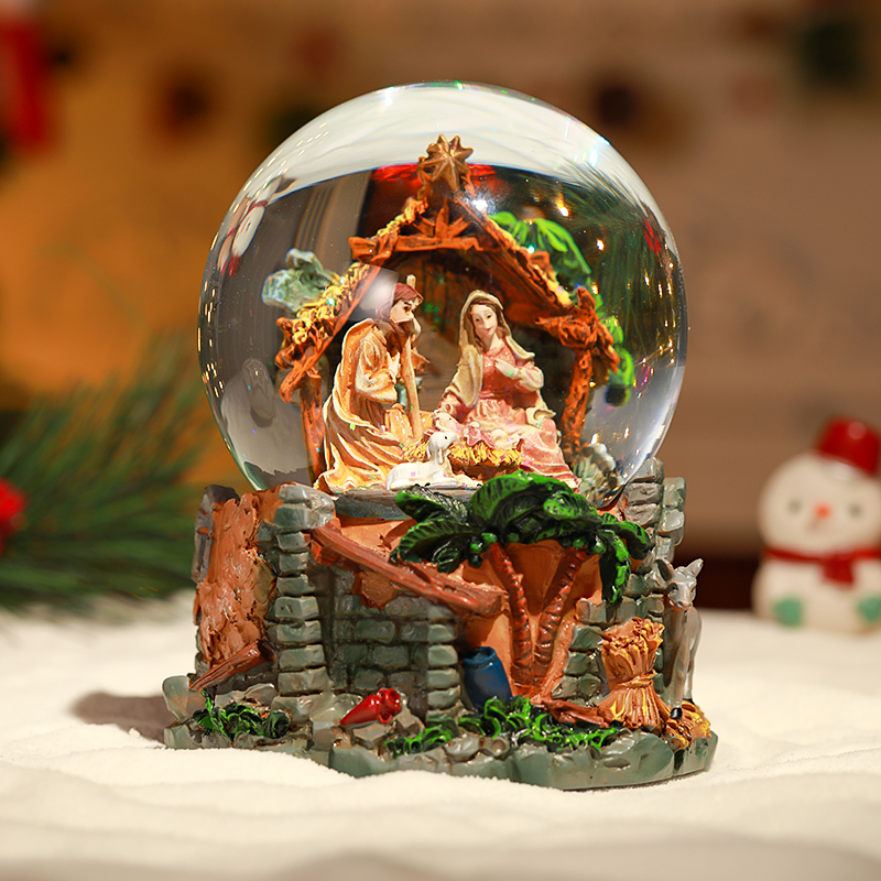 Resin Christmas Snow Globe Manufacturer