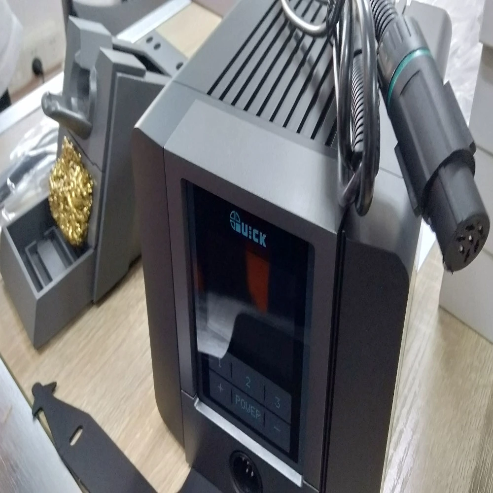 soldering station.jpg