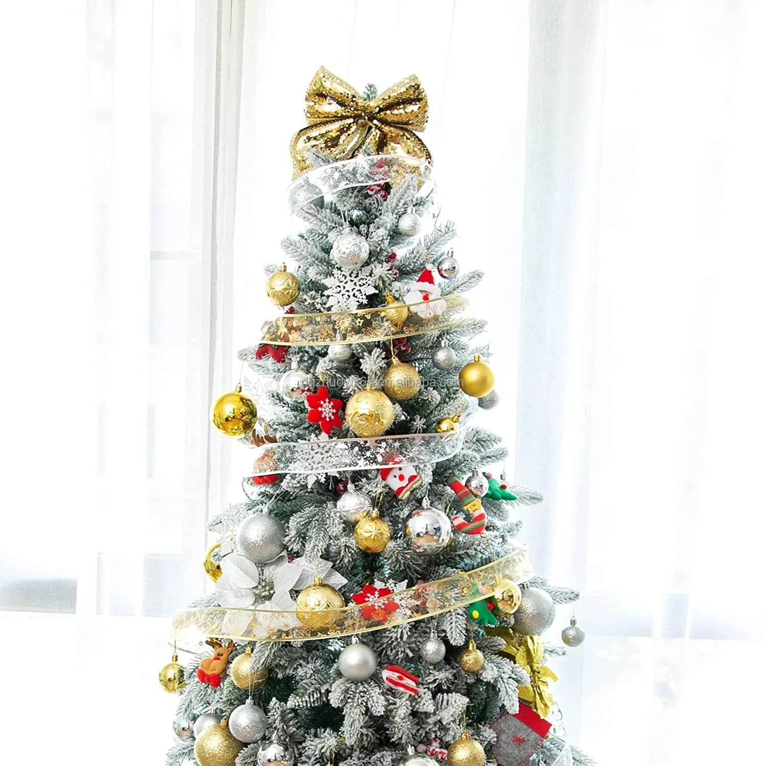 Eleve su decoración navideña con este árbol de Navidad artificial cubierto de nieve de 6 pies. Es perfecto para el hogar, el jardín, la oficina o la boda. Ofreciendo flexibilidad OEM/ODM tanto para entusiastas de las fiestas como para empresas.