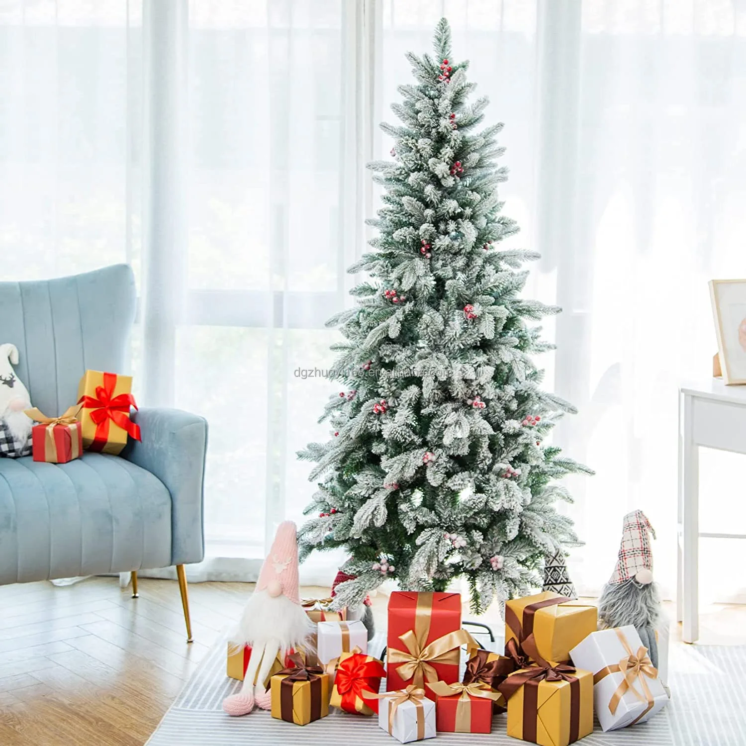 Eleve su decoración navideña con este árbol de Navidad artificial cubierto de nieve de 6 pies. Es perfecto para el hogar, el jardín, la oficina o la boda. Ofreciendo flexibilidad OEM/ODM tanto para entusiastas de las fiestas como para empresas.